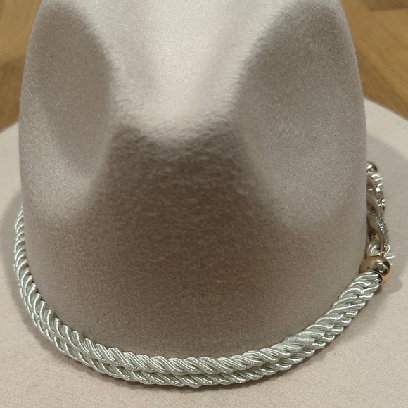 Amazon | Elegant blush pink Fedora Hat with Chain Detail - Picture 4 of 14